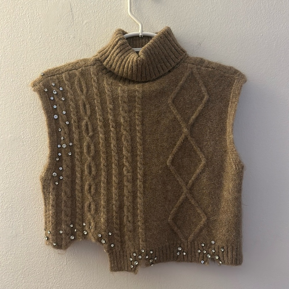 NWT Zara sleeveless turtleneck sweater with embellishments